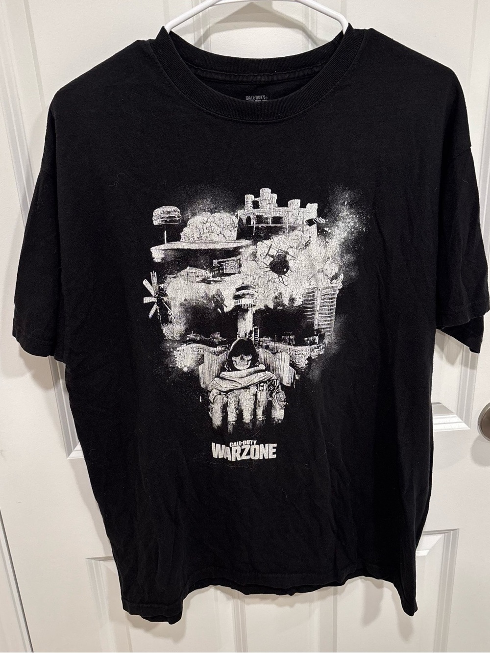 Call of Duty Warzone T-Shirt Black Graphic Mens U.S. Large